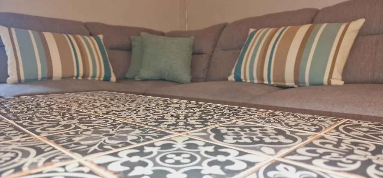 Navigare Apartment 오파티아